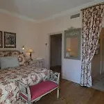 Hotel De Toiras 5*