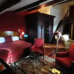 Hotel De Toiras 5*