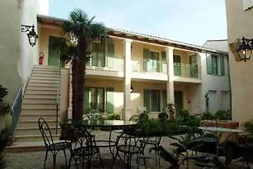 Hotel De Toiras 5*