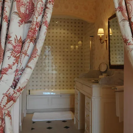 Hotel De Toiras 5*