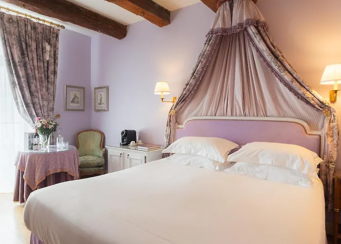 Hotel De Toiras 5*